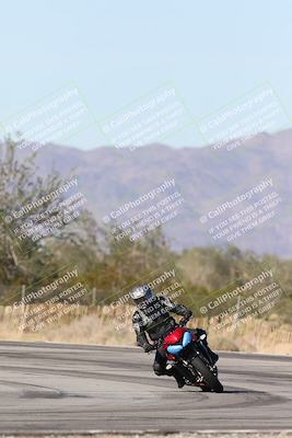 media/Dec-01-2025-Moto Forza (Mon) [[2daa91e15f]]/3-Beginner Group/Session 3 (Turn 3)/